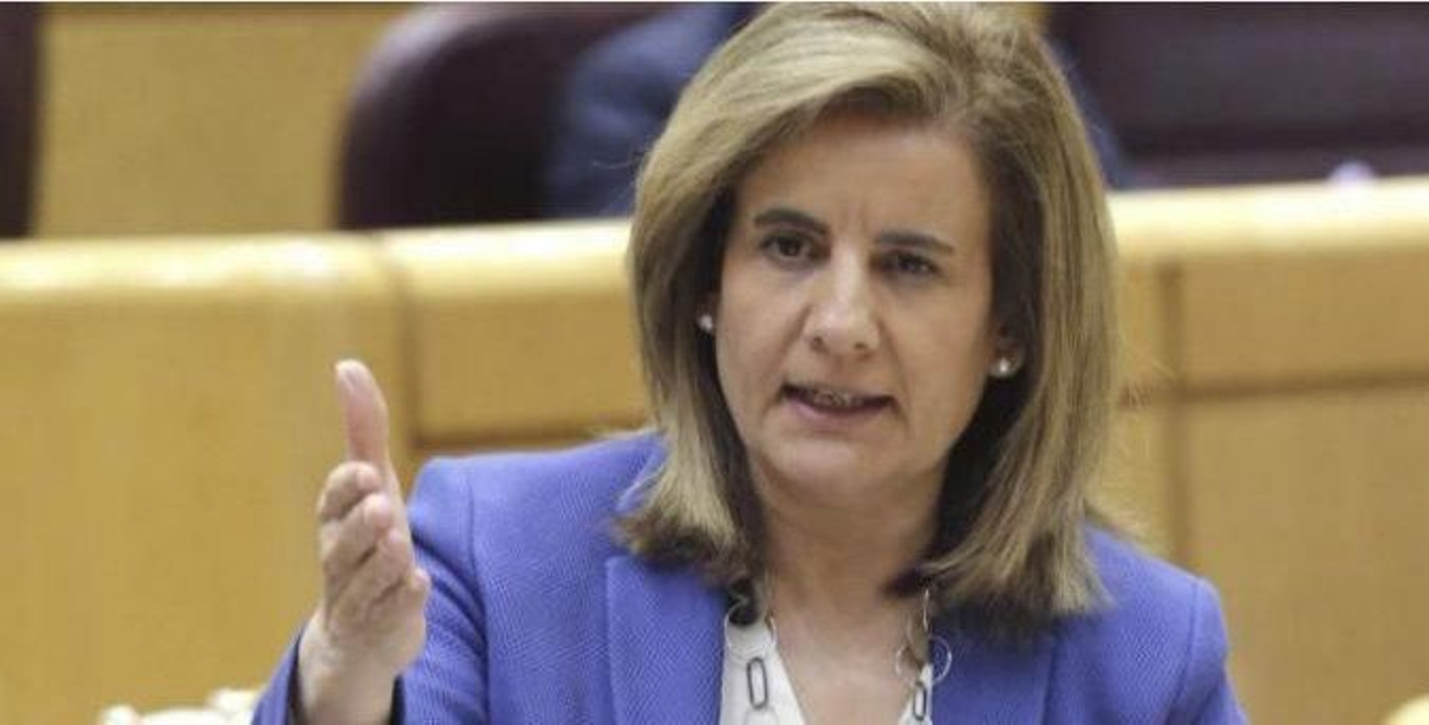 La ministra Fátima Báñez ante el Pleno del Senado