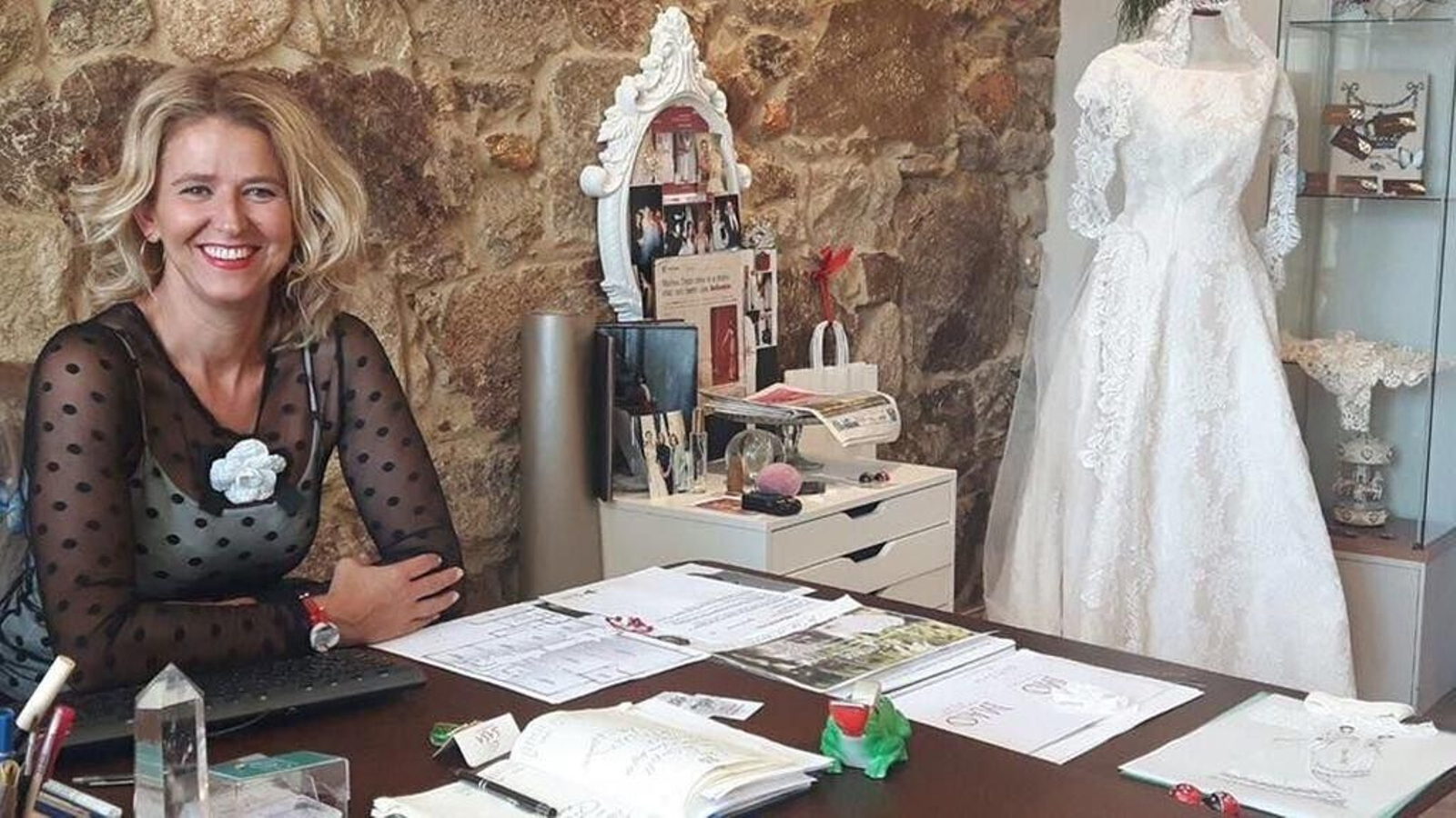 Marisa Otazo, en su regreso a las pasarelas, presenta su nueva colección novia en la Villa Termal.