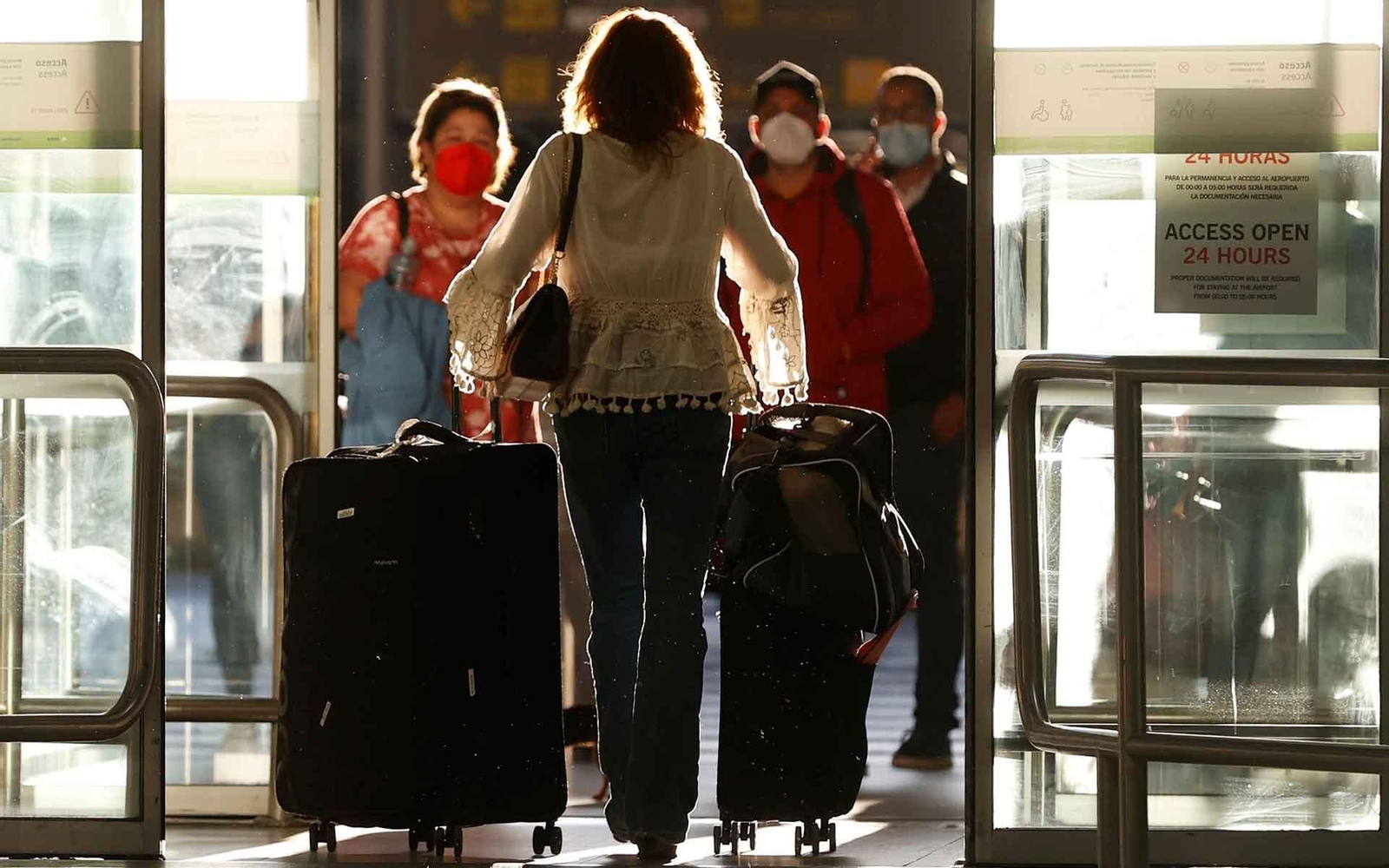 Francia obligará a los viajeros procedentes de Brasil, Argentina, Chile y Sudáfrica a permanecer aislados durante diez días. EFE/J.J. Guillén/Archivo