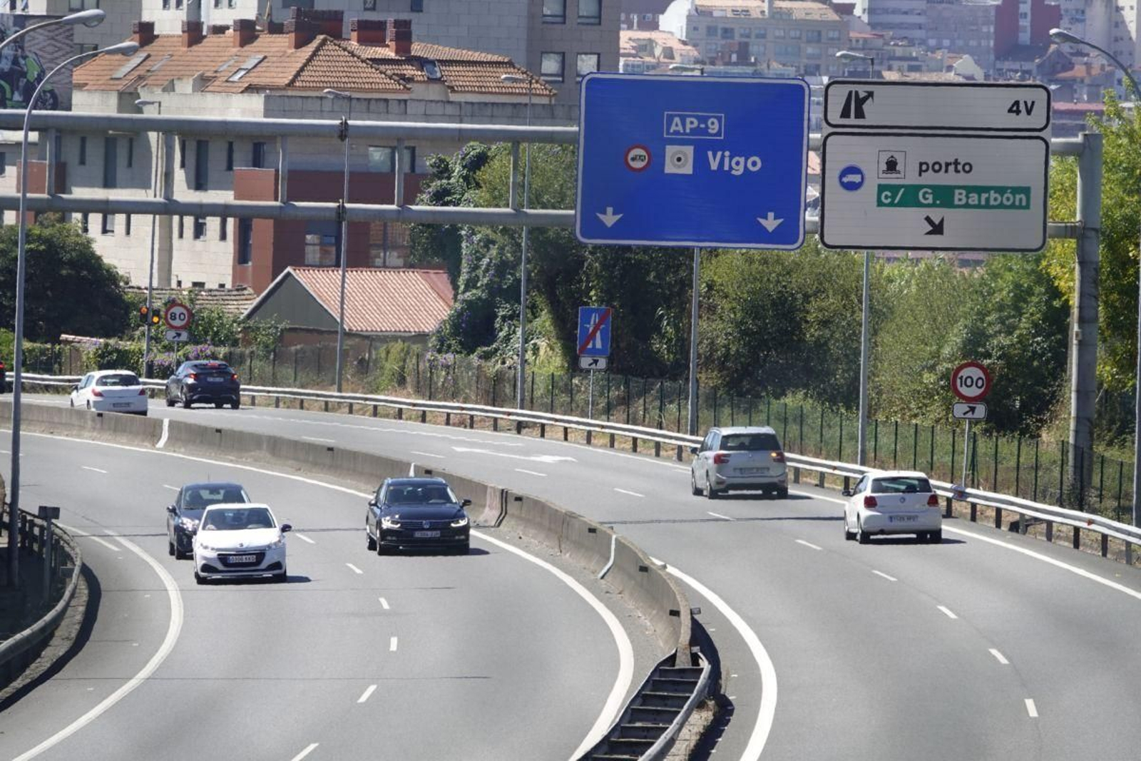 El tramo urbano de la AP-9, entre Chapela y el centro.