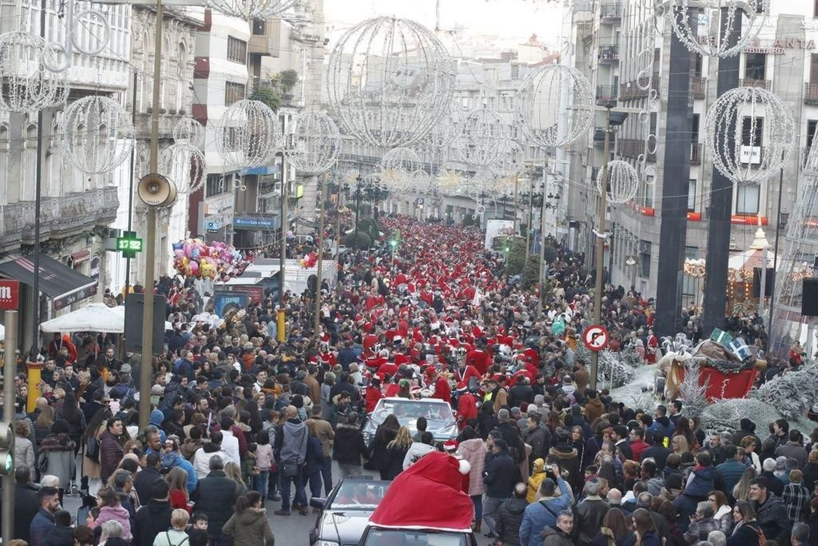La papanoelada motera toma las calles de Vigo 5