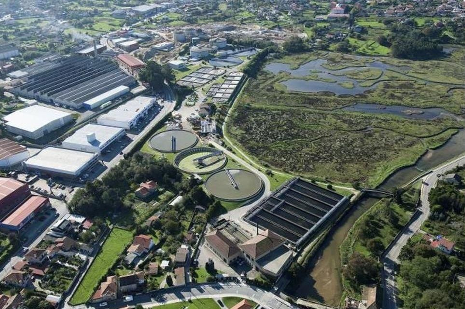 La nueva depuradora del Lagares, que costó más de 200 millones.