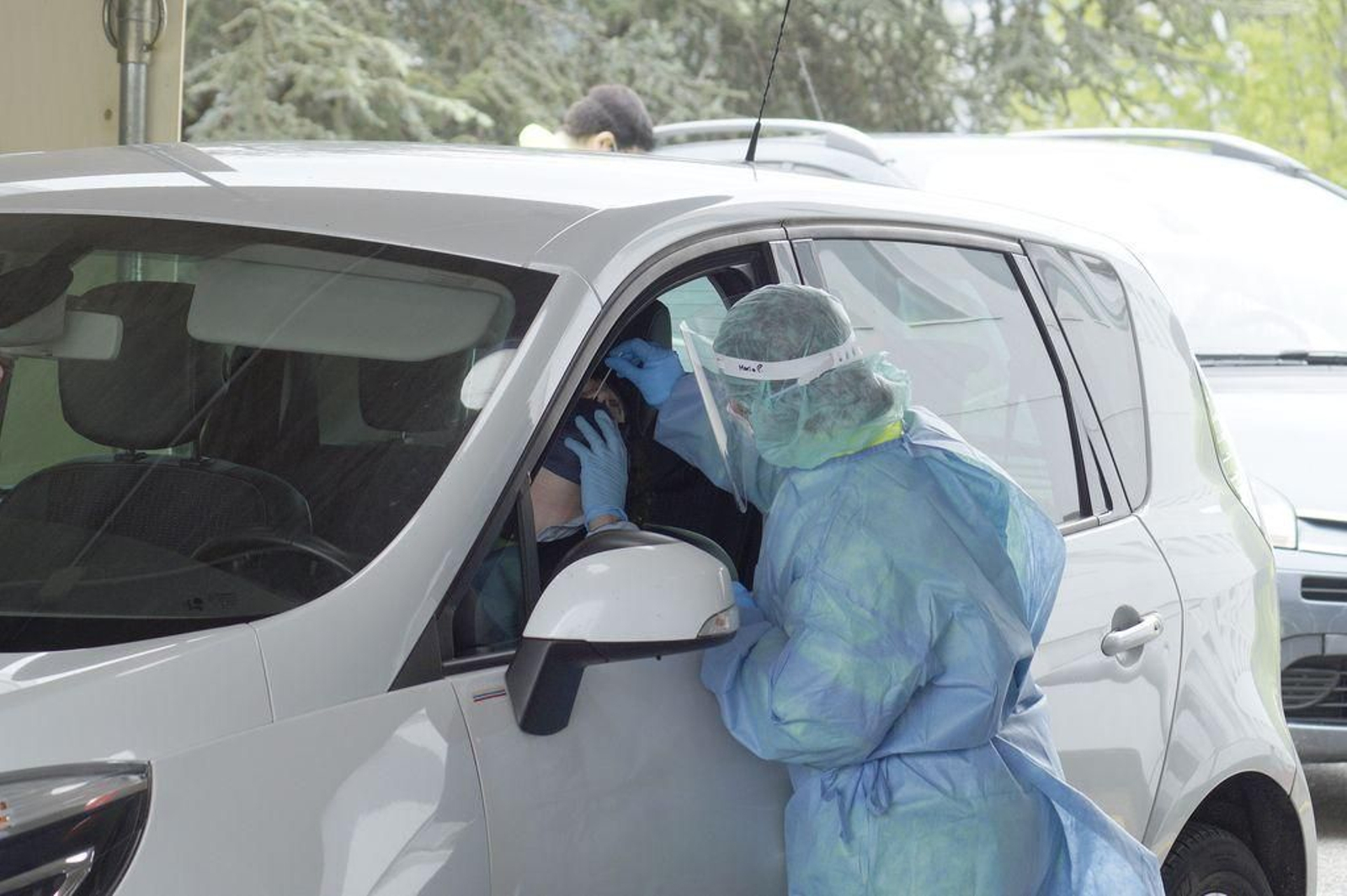 El Covid-Auto mantiene el ritmo de toma de muestras para hacer la PCR en el Meixoeiro.
