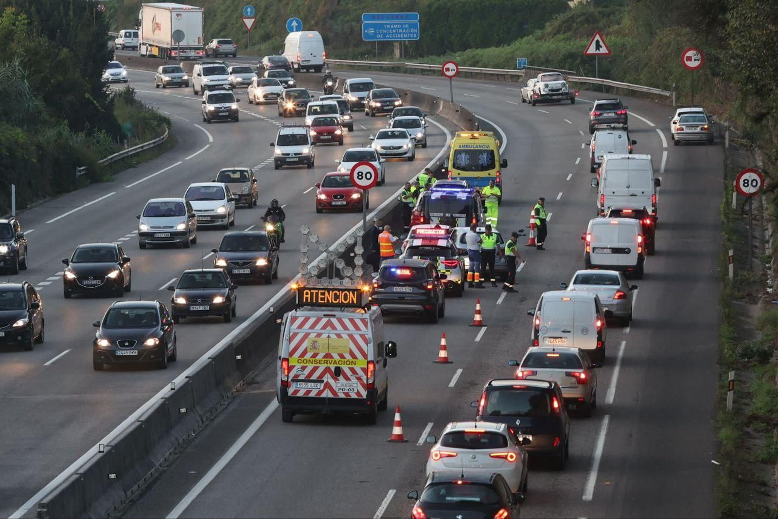 Retenciones por el accidente múltiple en Puxeiros. // Alberte
