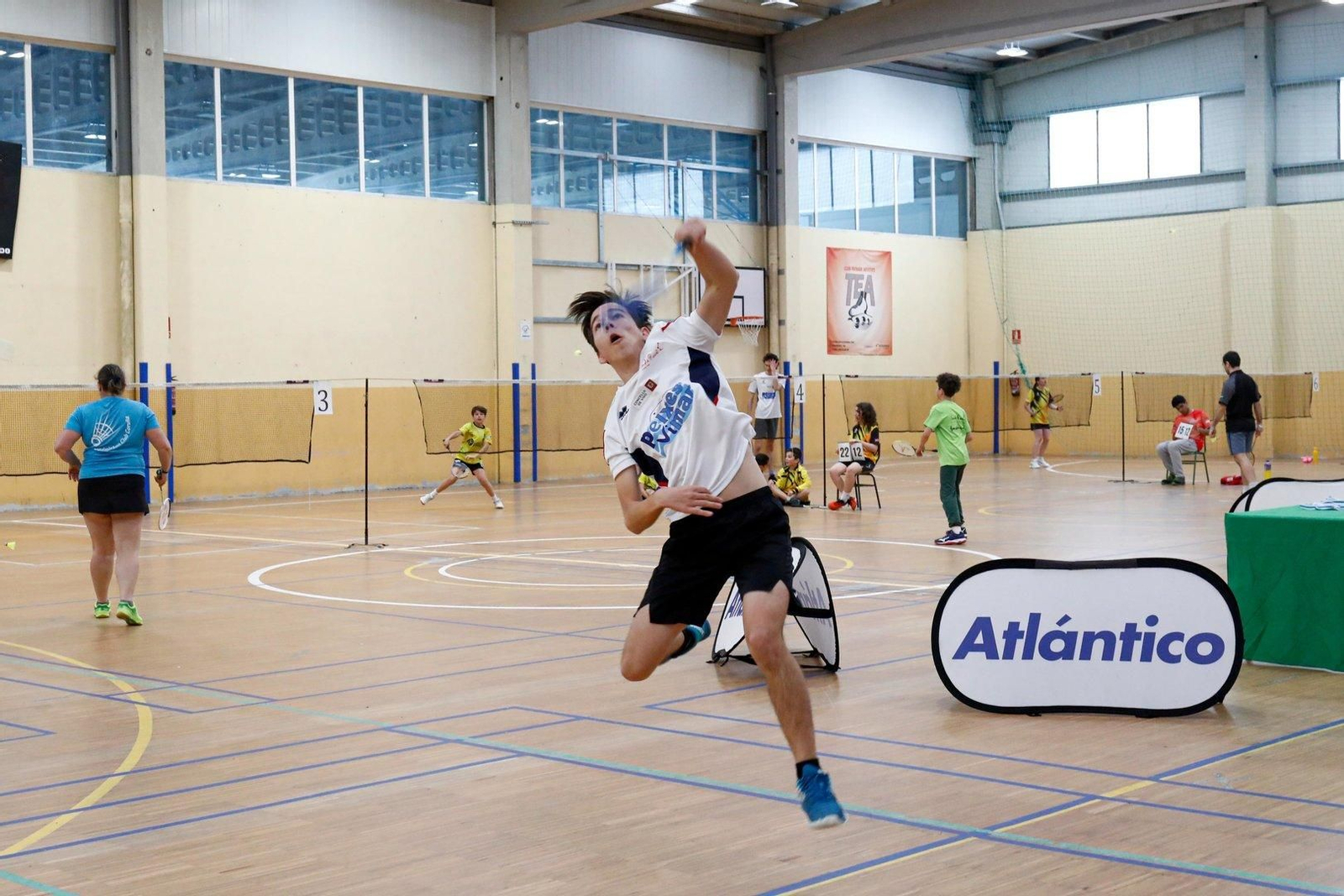 +Deporte Atlántico de bádminton en Ponteareas.