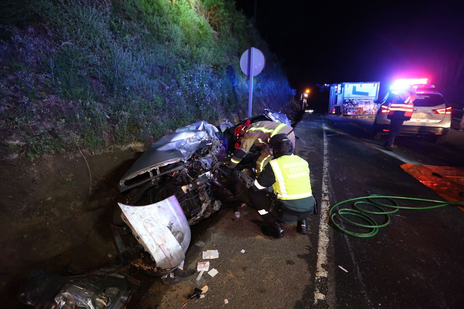 Tres muertos en un accidente de tráfico en Caldas de Reis // Alberte