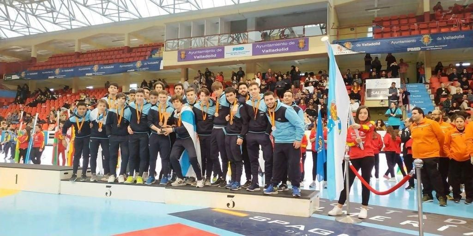 Los cadetes masculinos, terceros en el podio.