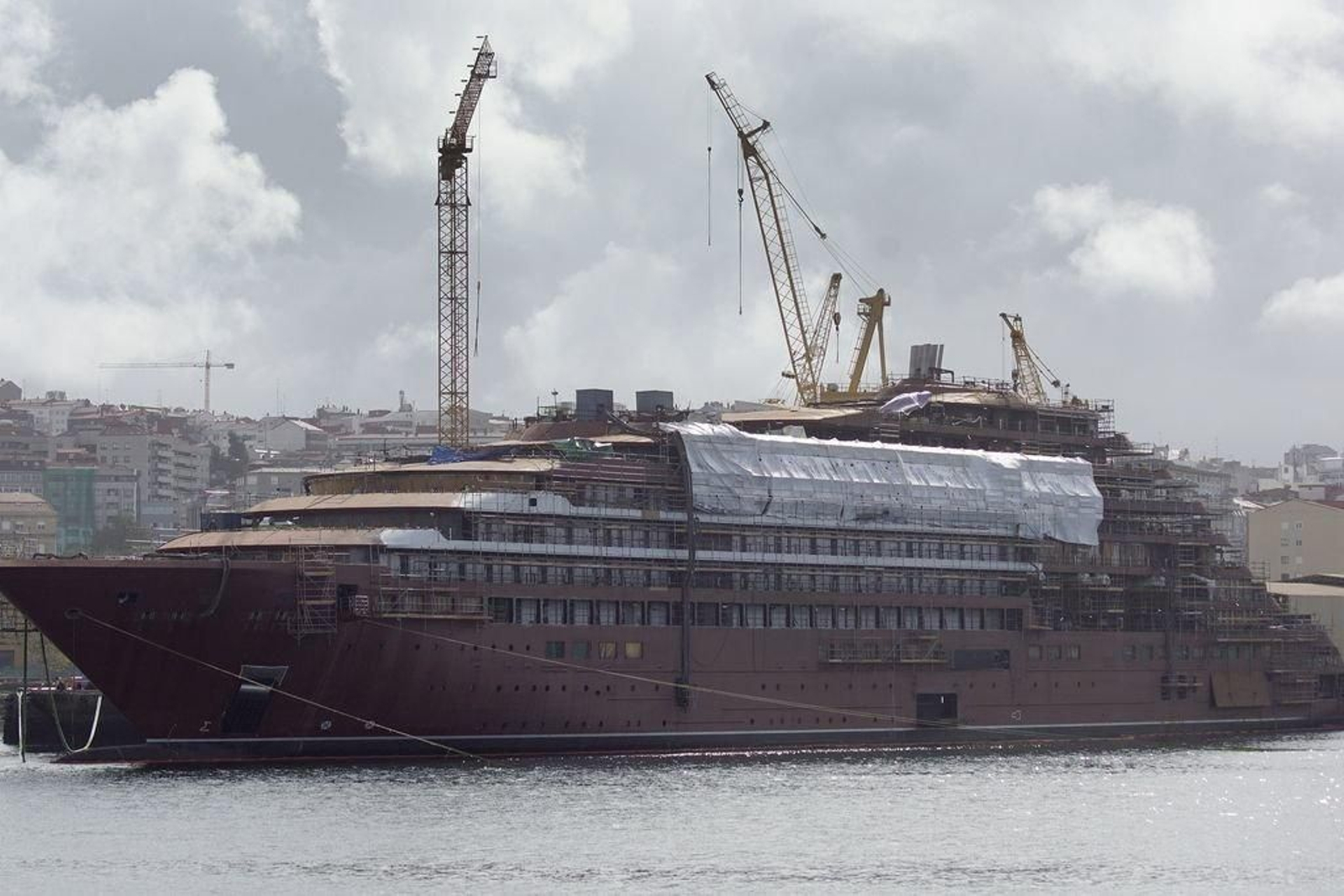 Unas 30 empresas auxiliares con 1.100 empleados trabajan en Barreras.