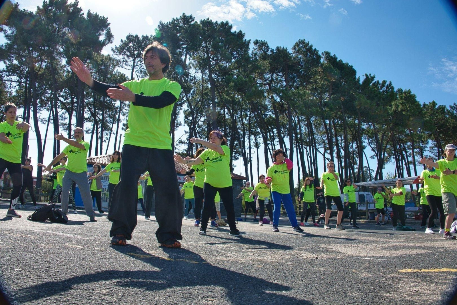 Sesión de taichí de +Deporte Atlántico en Samil.