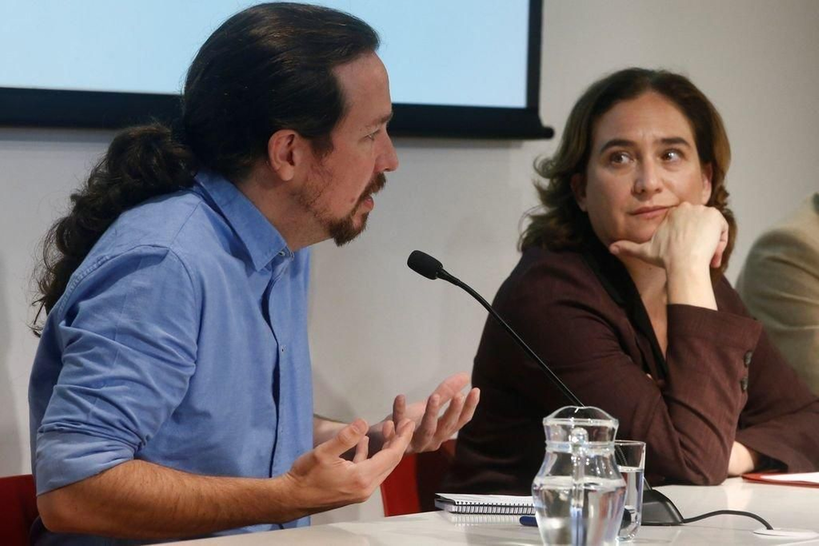 Iglesias y Colau, durante su comparencia ante los medios de comunicación.