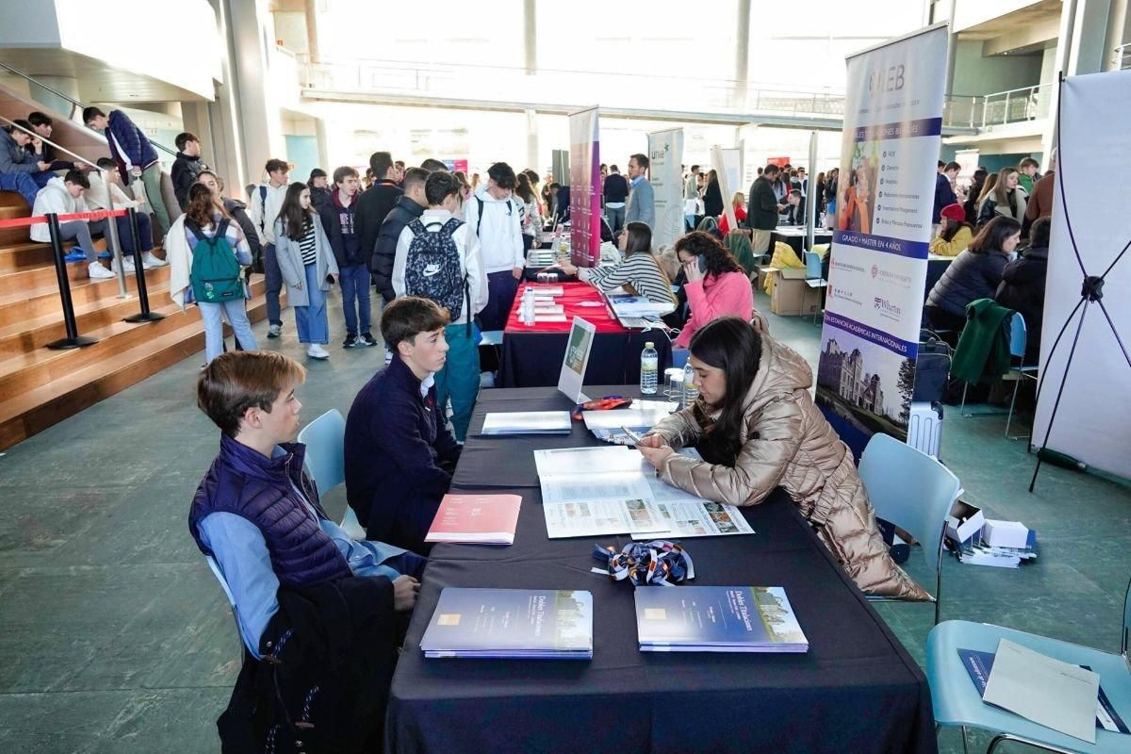 Más de 30 universidades de toda España participaron en Unitour este año orientando a los estudiantes de Bachillerato.