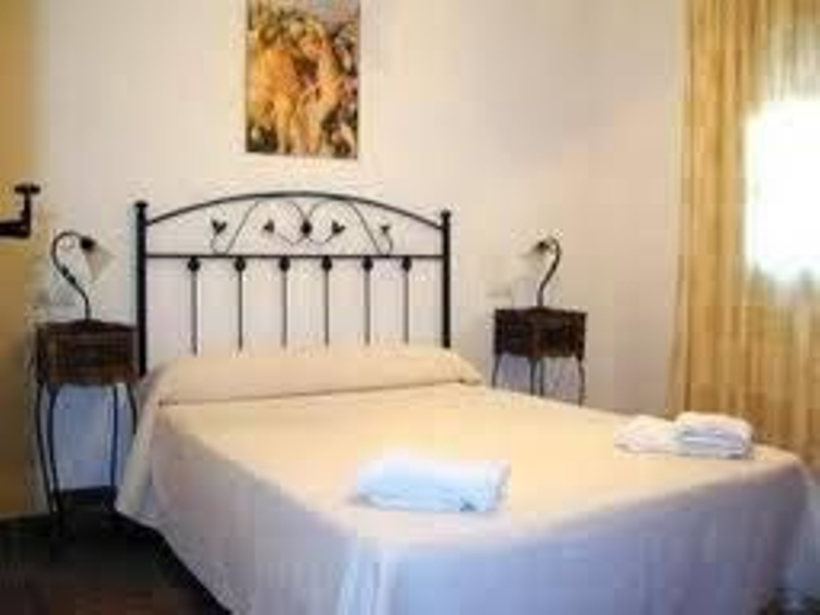 Interior de una estancia en un alojamiento rural.