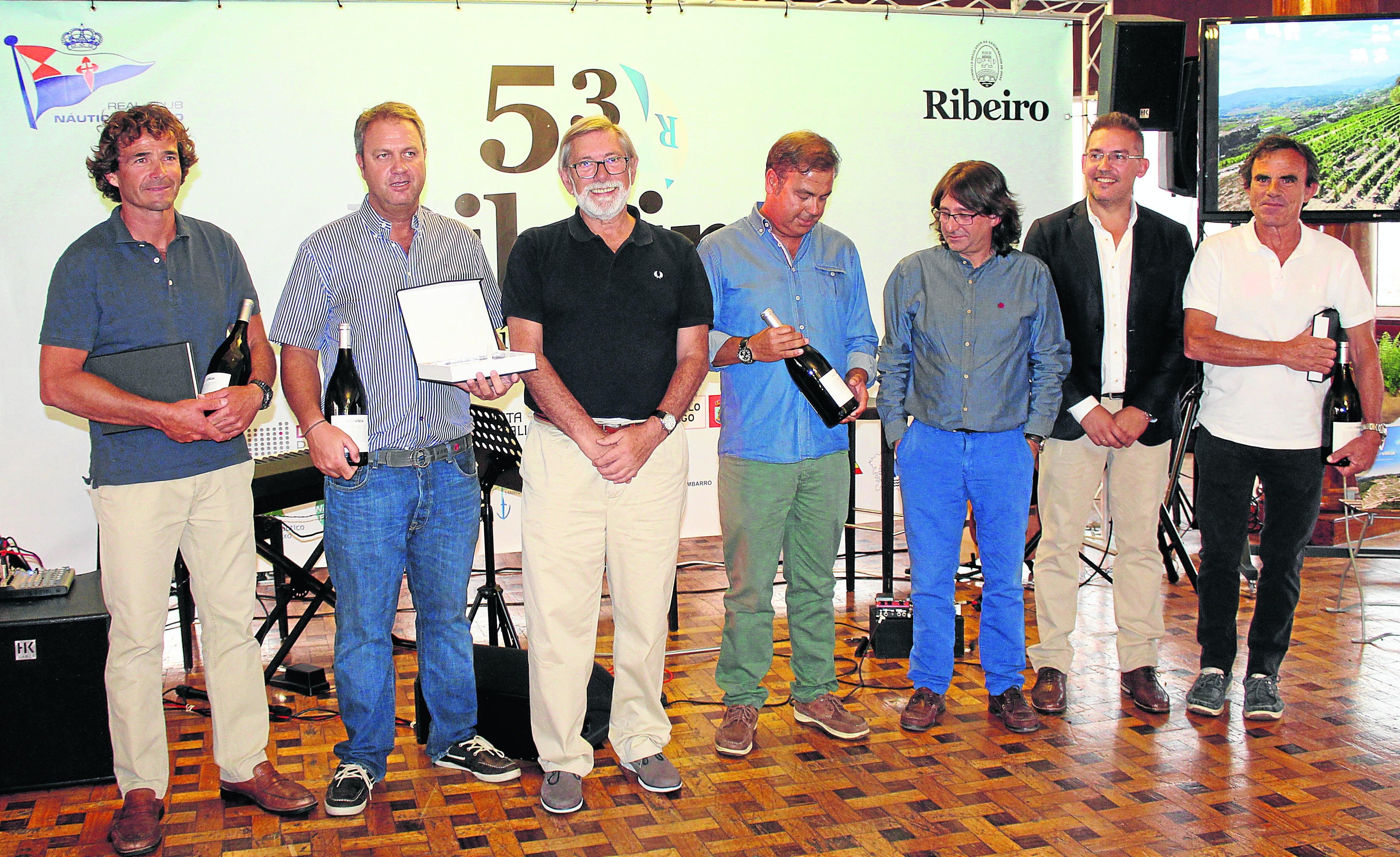 Los componentess después de su vuelta al mundo