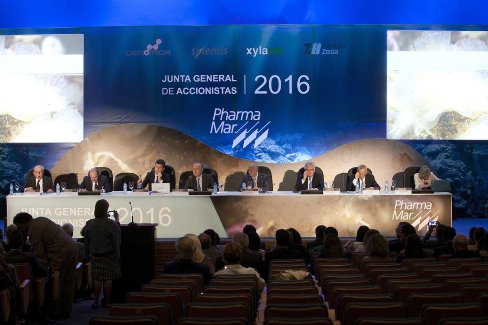 La dirección de Pharmamar ayer en el Ifevi durante la junta general y extraordinaria de accionistas.