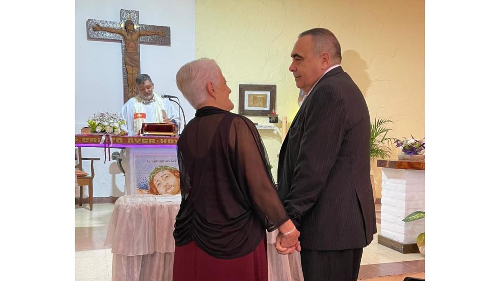 José González Costa y Graciela renovando sus votos en sus bodas de oro