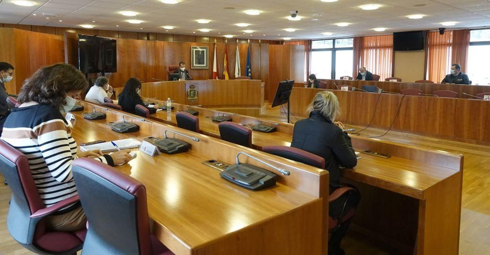 El alcalde presidió ayer la comisión de seguimiento del covid en el salón de plenos.