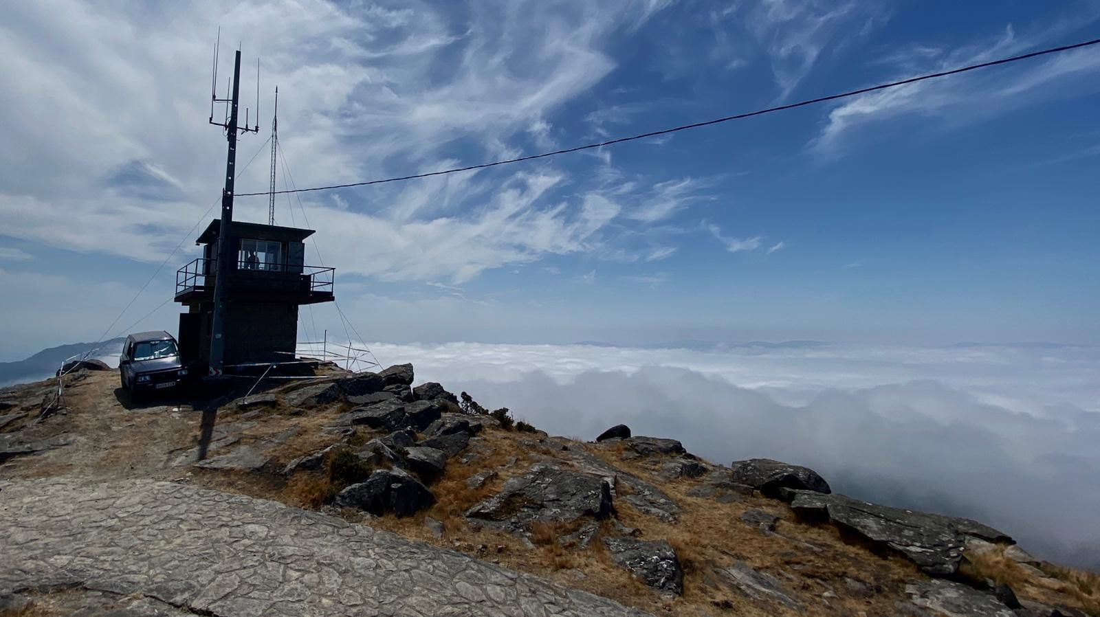 La niebla inunda las Rias Baixas // Alberte