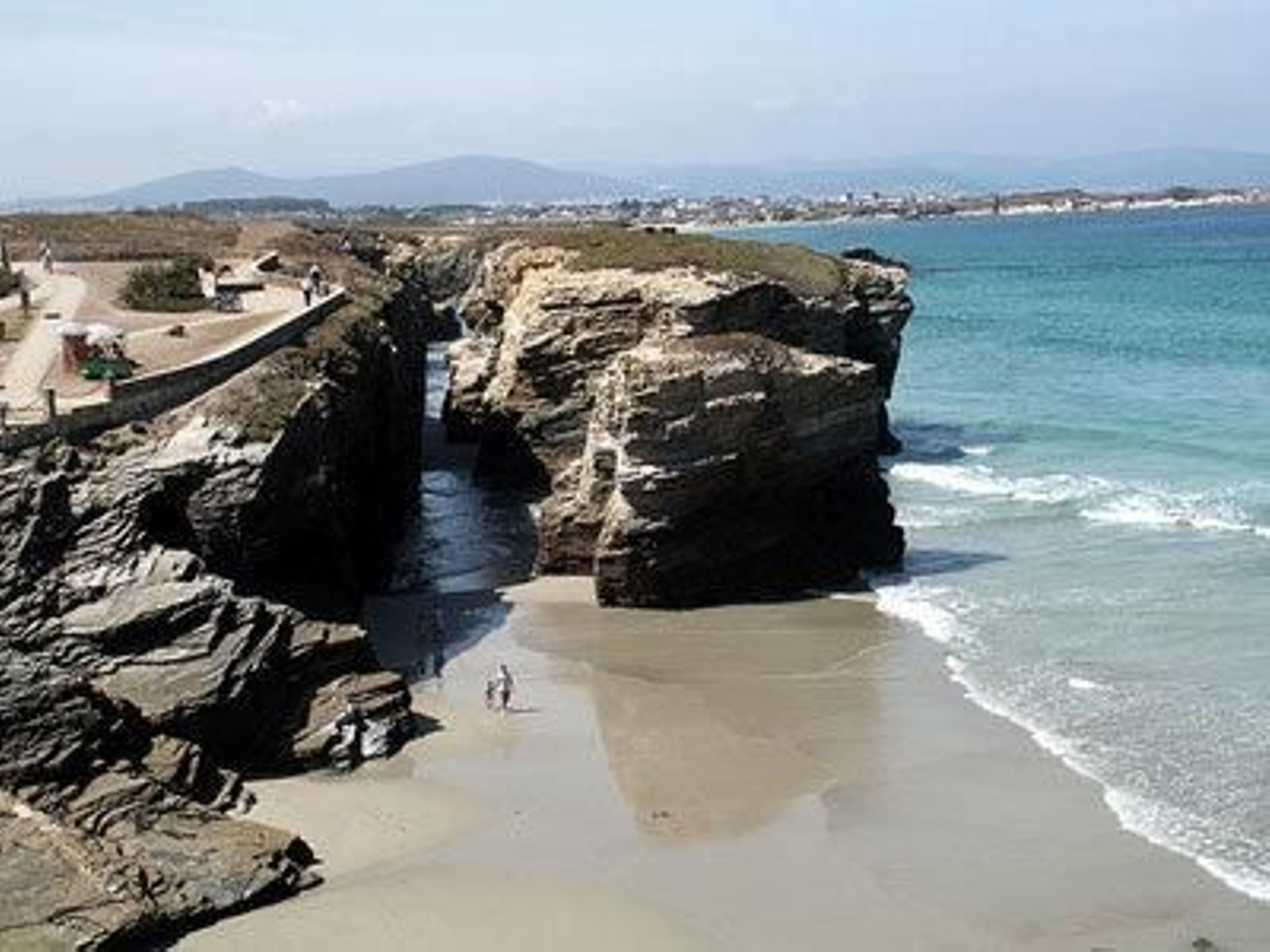 Praia das Catedrais