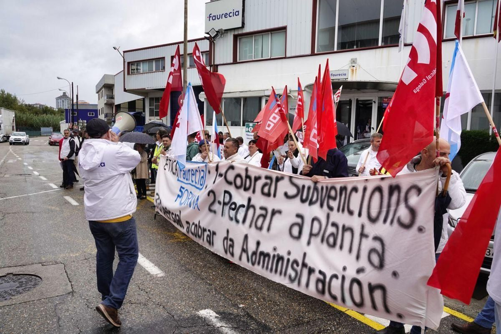 Los ex trabajadores de Faurecia se concentraron en O Caramuxo.