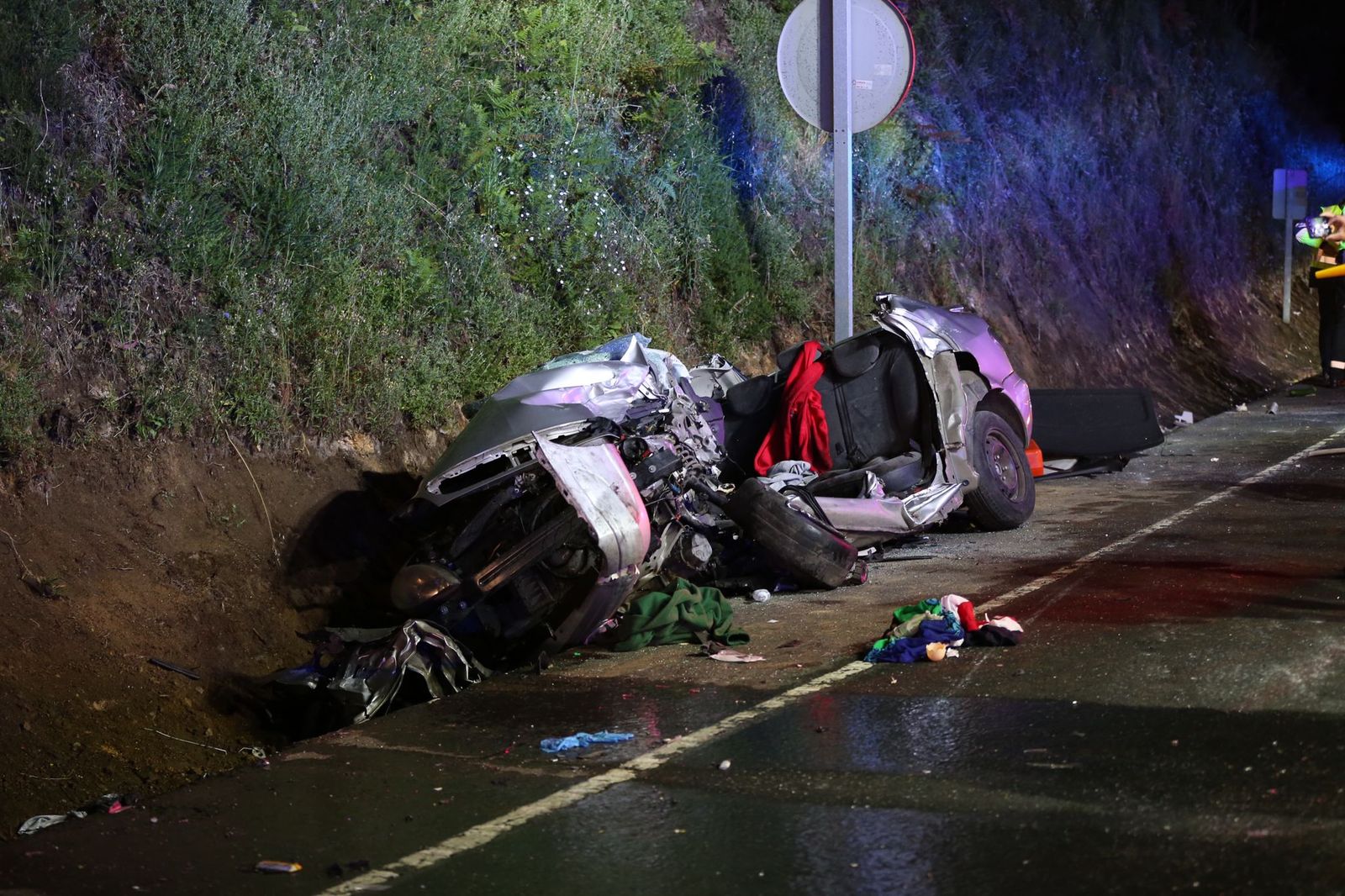 Tres muertos en un accidente de tráfico en Caldas de Reis // Alberte