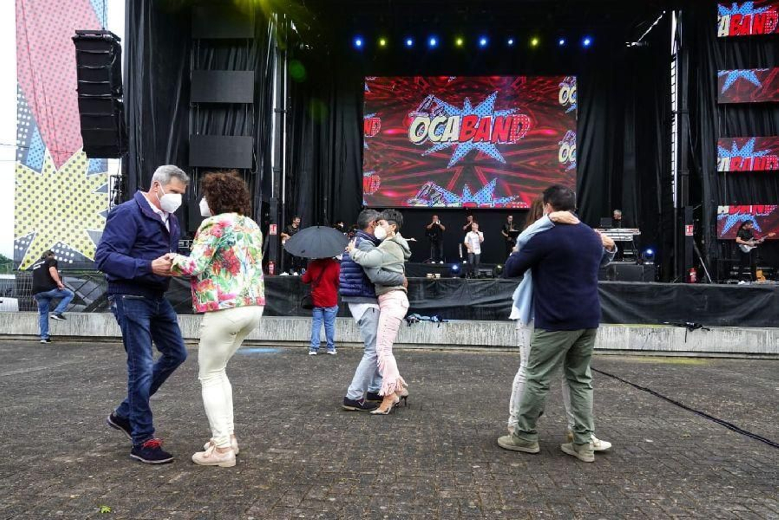 Tomiño vuelve a bailar en una verbena _ Vicente Alonso 16