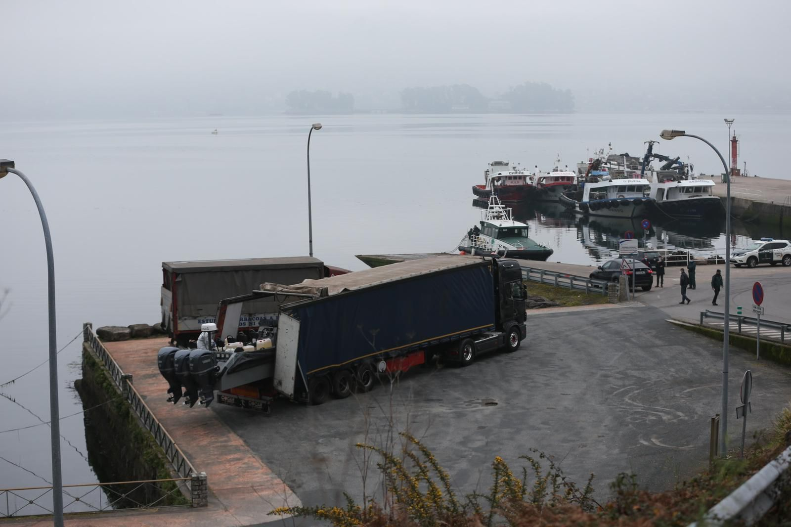 Las imágenes de la embarcación requisada a los dos detenidos. // Alberte