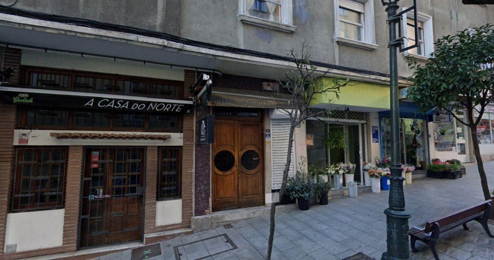 El grupo popular afirma que el número 6 (en imagen ) y el 4 de Alfonso X están ocupados.