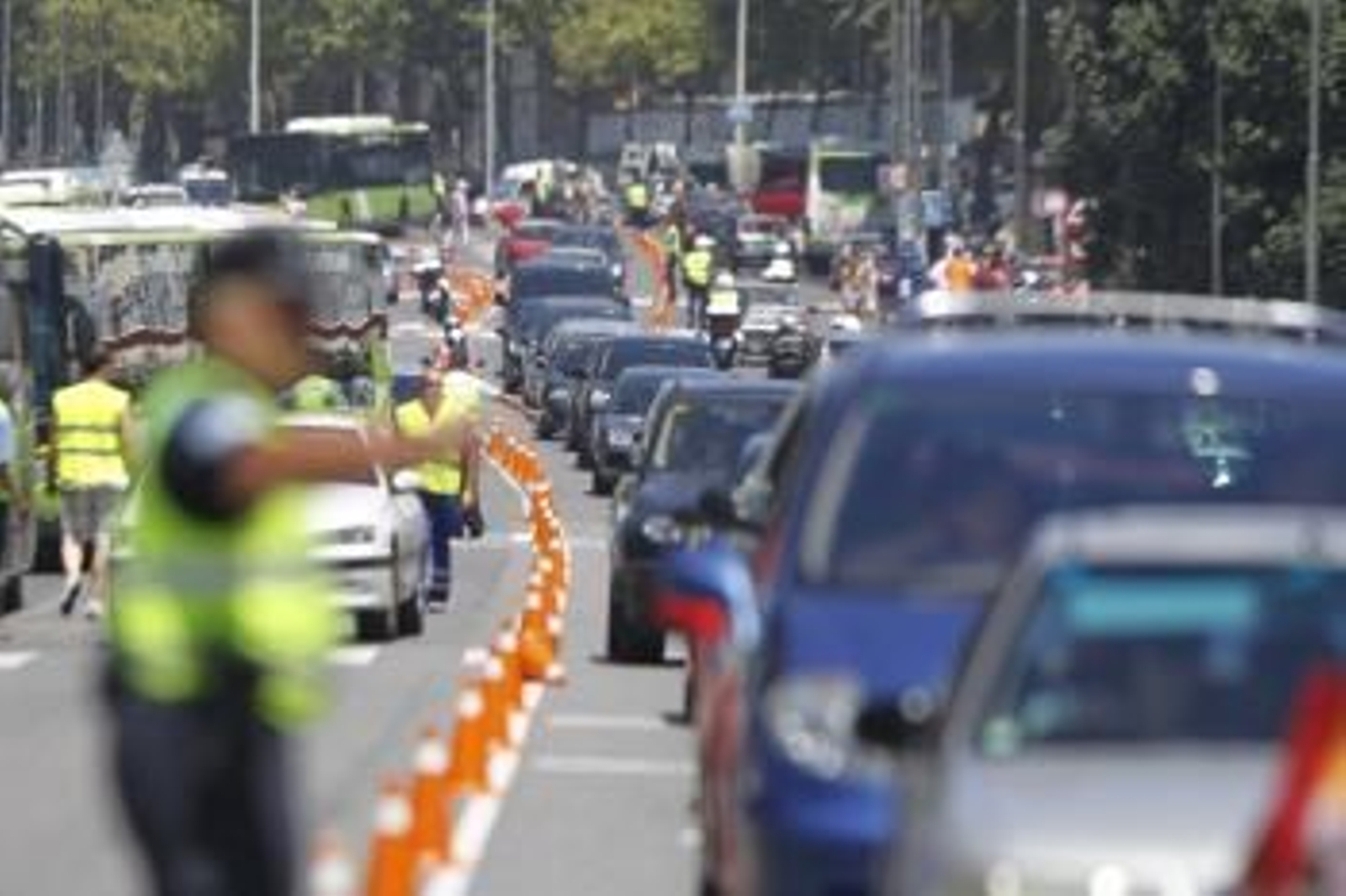 Llegar ayer hasta la playa de Samil, en Vigo, era muy complicado. (Foto: Felipe Carnoto)