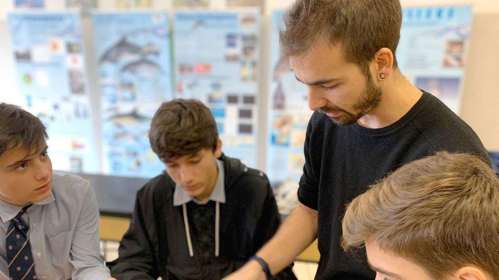 Los turistas invaden Vigo en el Puente37
