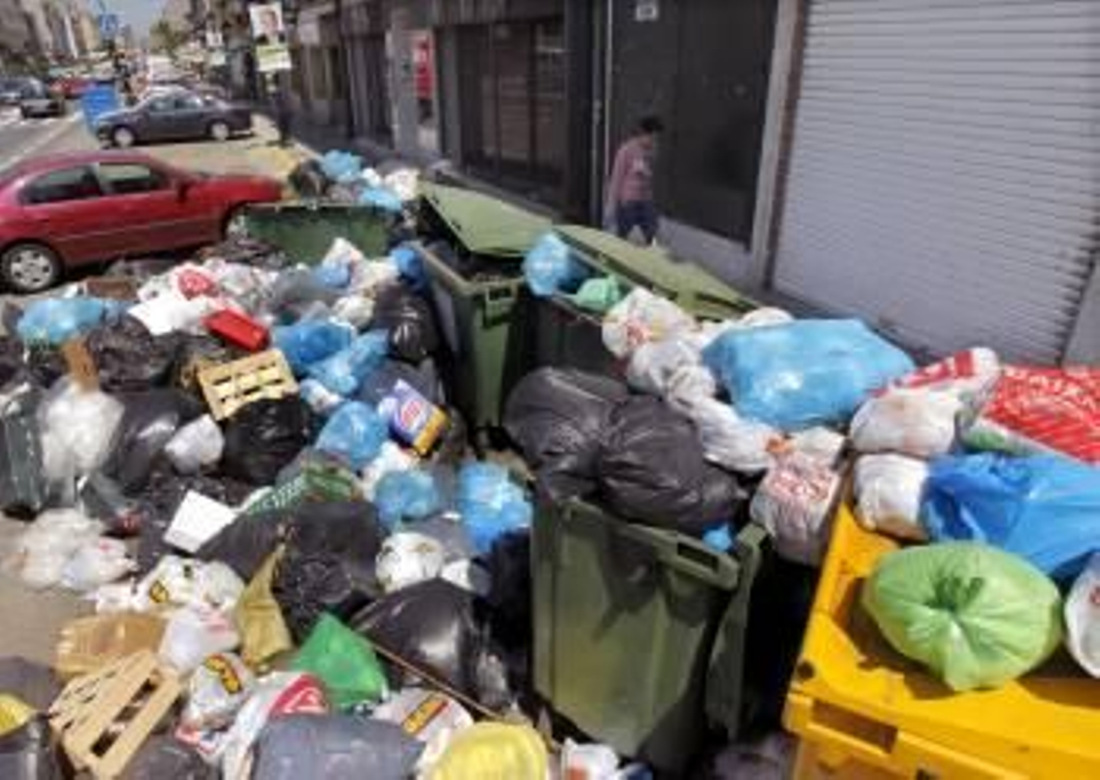 Basura acumulada en Padrón. (Foto: ARCHIVO)