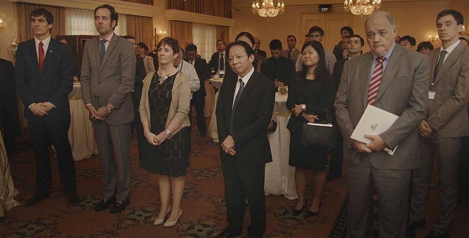 El acto comenzó con un minuto de silencio en recuerdo a Lee Kuan Yew, quien fuera Primer Ministro del país y considerado “Padre de Singapur”.