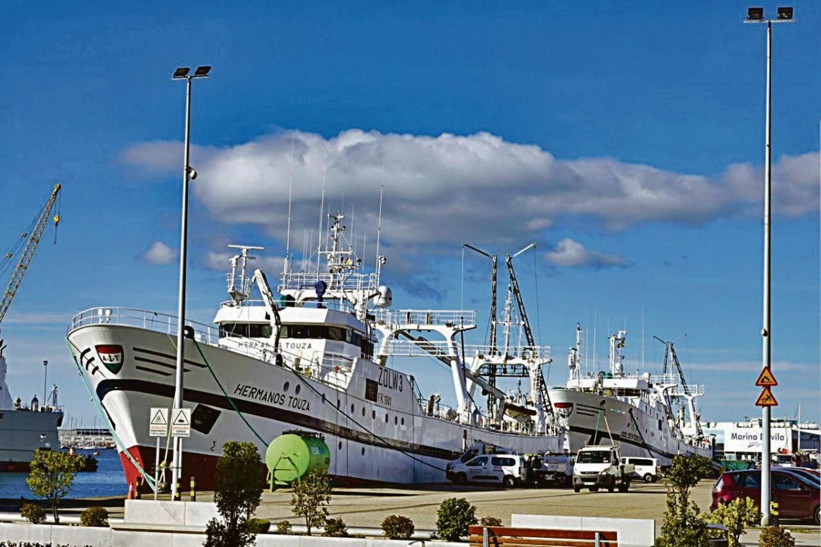 El “Hermanos Touza” y el “Golden Chicha”, del presidente de la Cooperativa de Armadores de Vigo, Javier Touza.