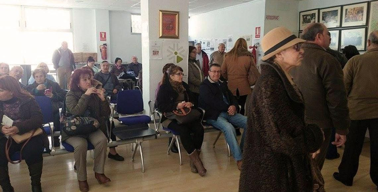 Las oficinas de la Asociación Granadina de Emigrantes Retornados, desbordada de solicitudes de ayuda.