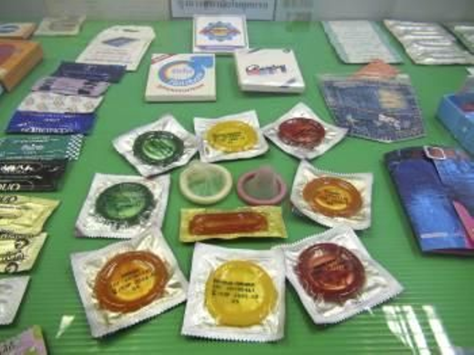 Preservativos expuestos (Foto: EFE)