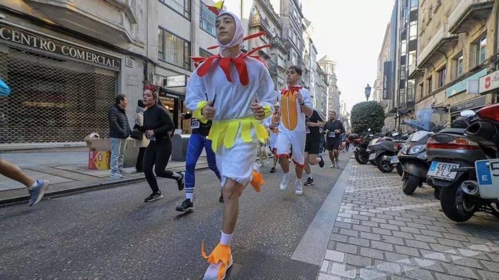 Galería | Vigo corre la San Silvestre 2024 entre multitud de disfraces
