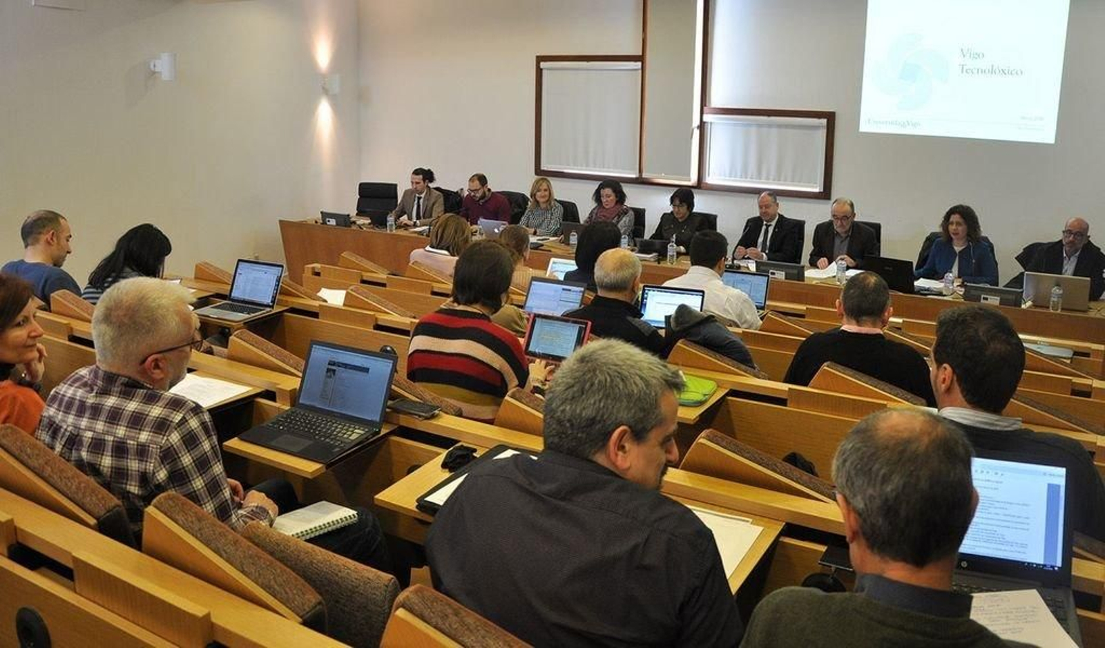 La sesión ordinaria del Consello de Goberno tuvo un orden del día intenso y duró varias horas.