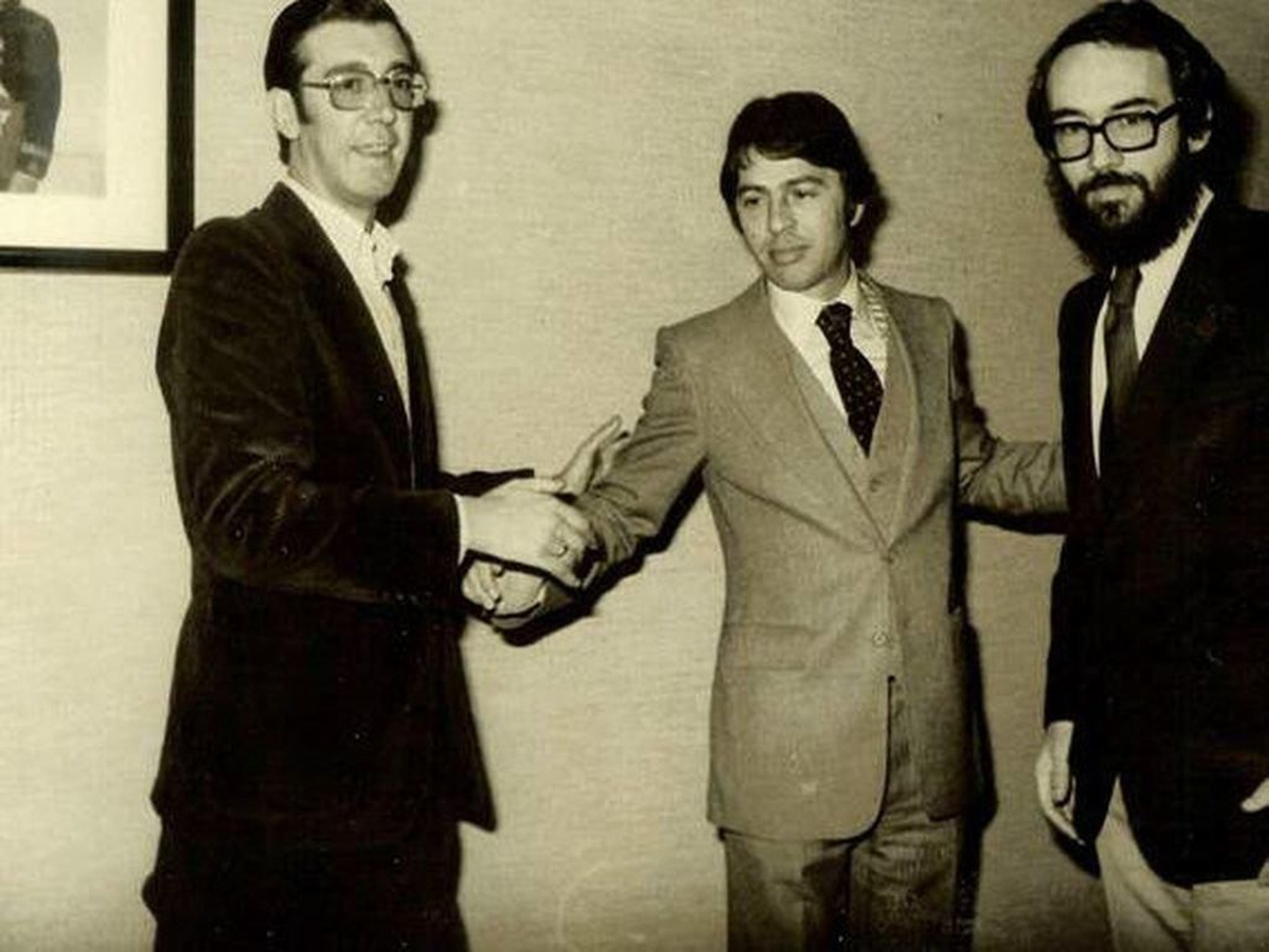 Rodrigo Varela, Segundo Mariño (entonces presidente de la Asociación de la Prensa) y Gustavo Luca de Tena que sustituía a Rodrigo como director de "Hoja del Lunes".