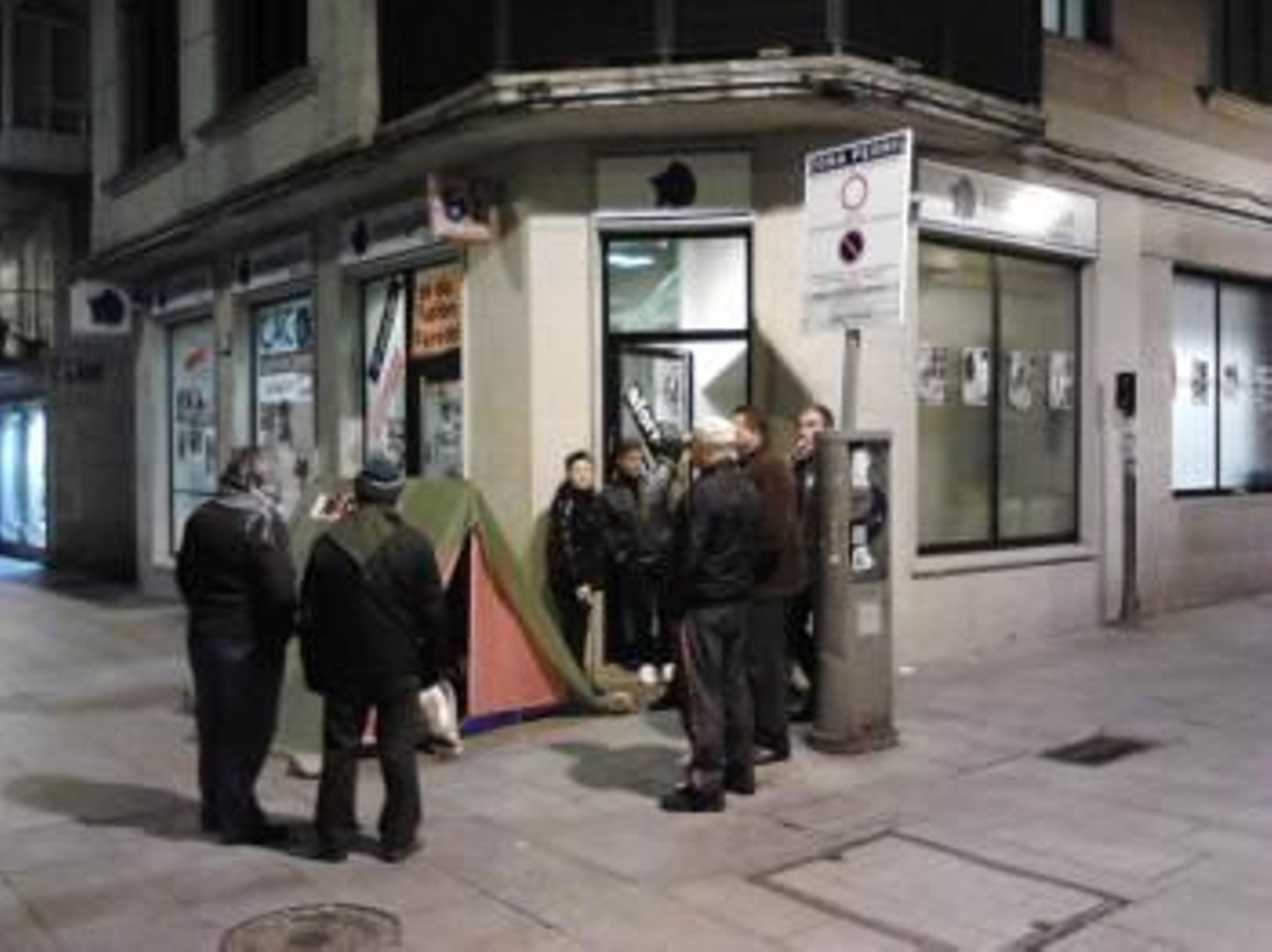 Acampada de afectados por las preferentes en Cangas.