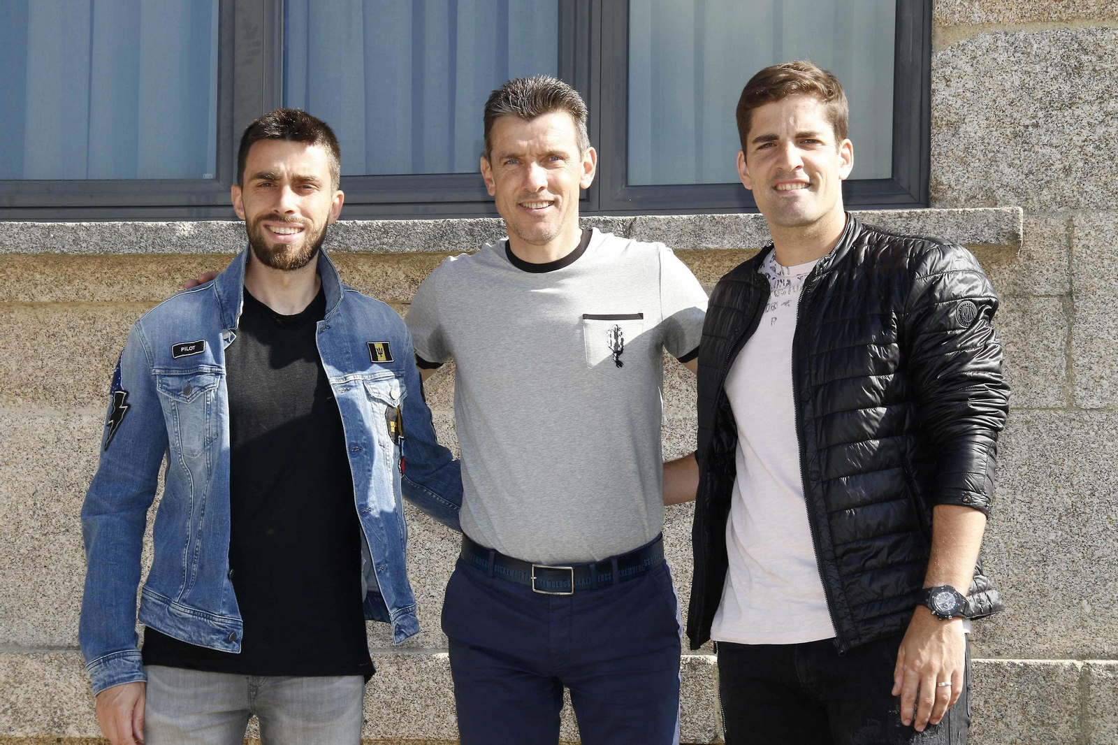 Unzué con su segundo técnico Robert Moreno y el preparador físico Rafel Pol