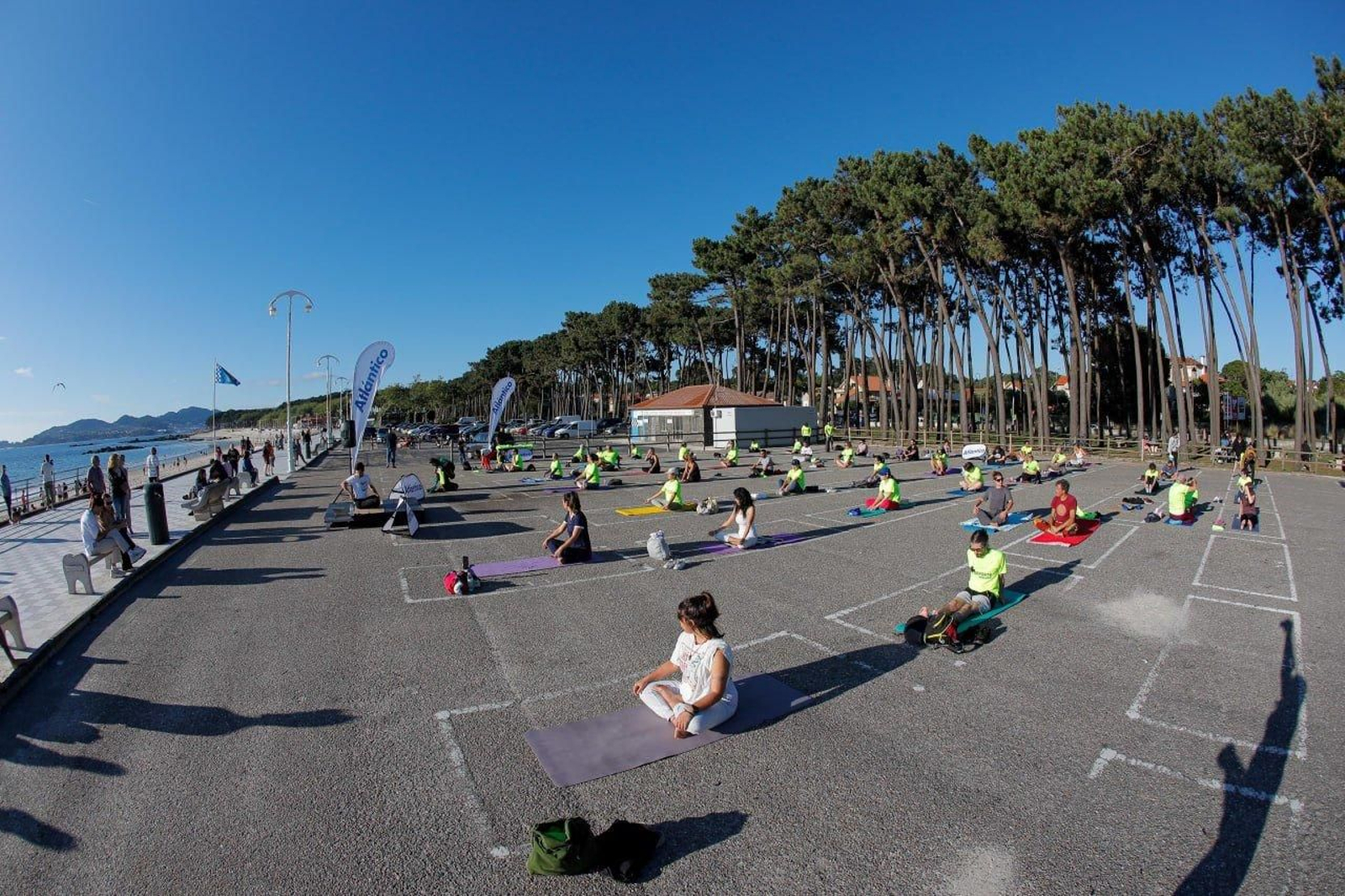 La sesión de +Deporte Atlántico de yoga en Samil.