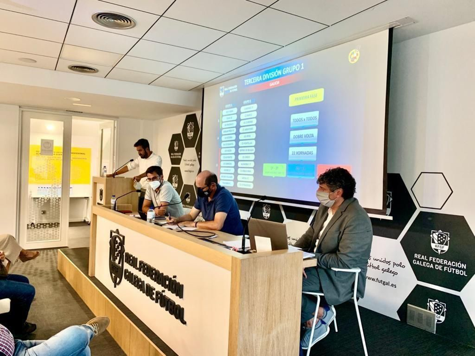 La Federación Galega albergó una reunión con los equipos de Tercera.
