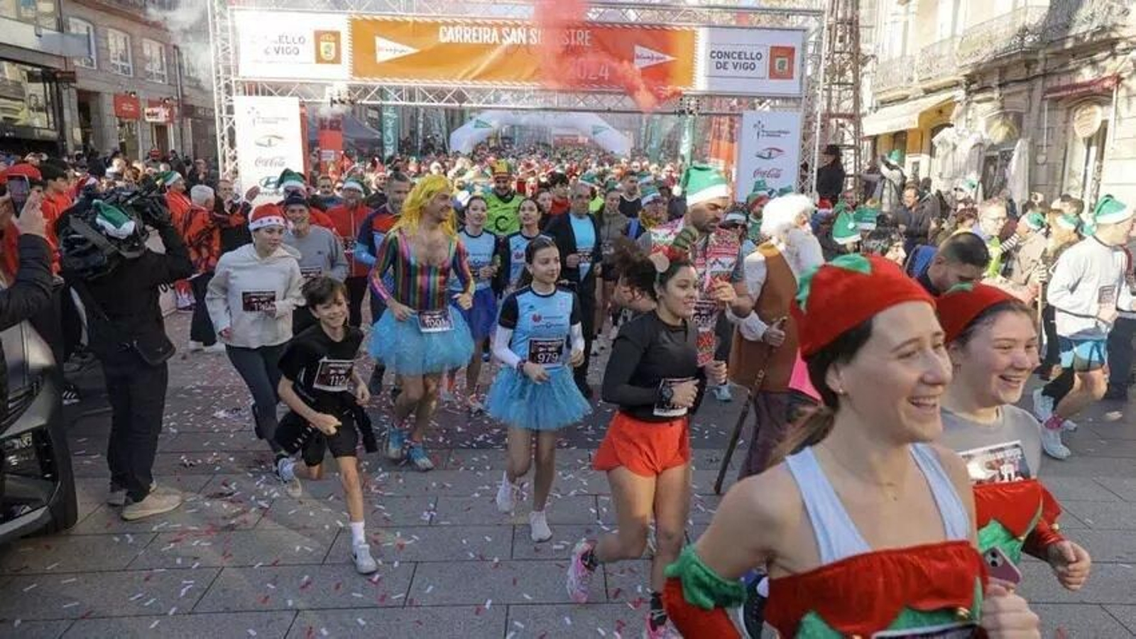 Galería | Vigo corre la San Silvestre 2024 entre multitud de disfraces