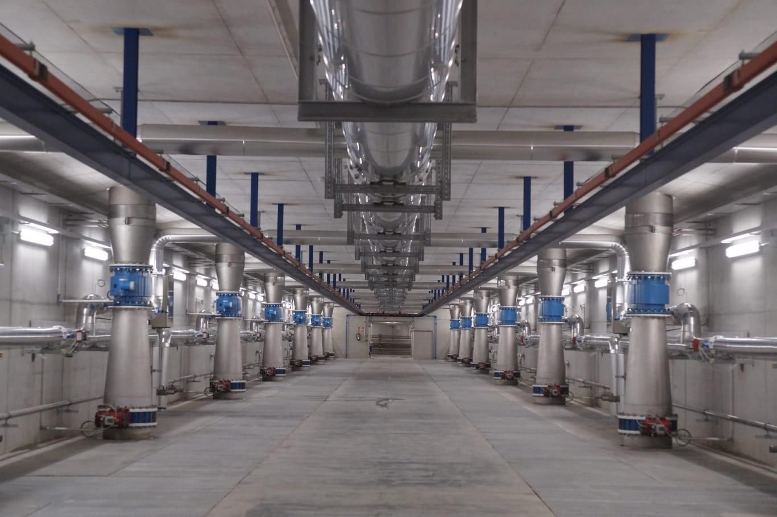 Vista interior de la depuradora del Lagares