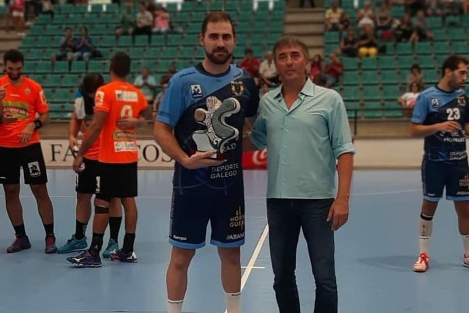 El Trofeo Vila de Cangas se quedó en la localidad morracense.