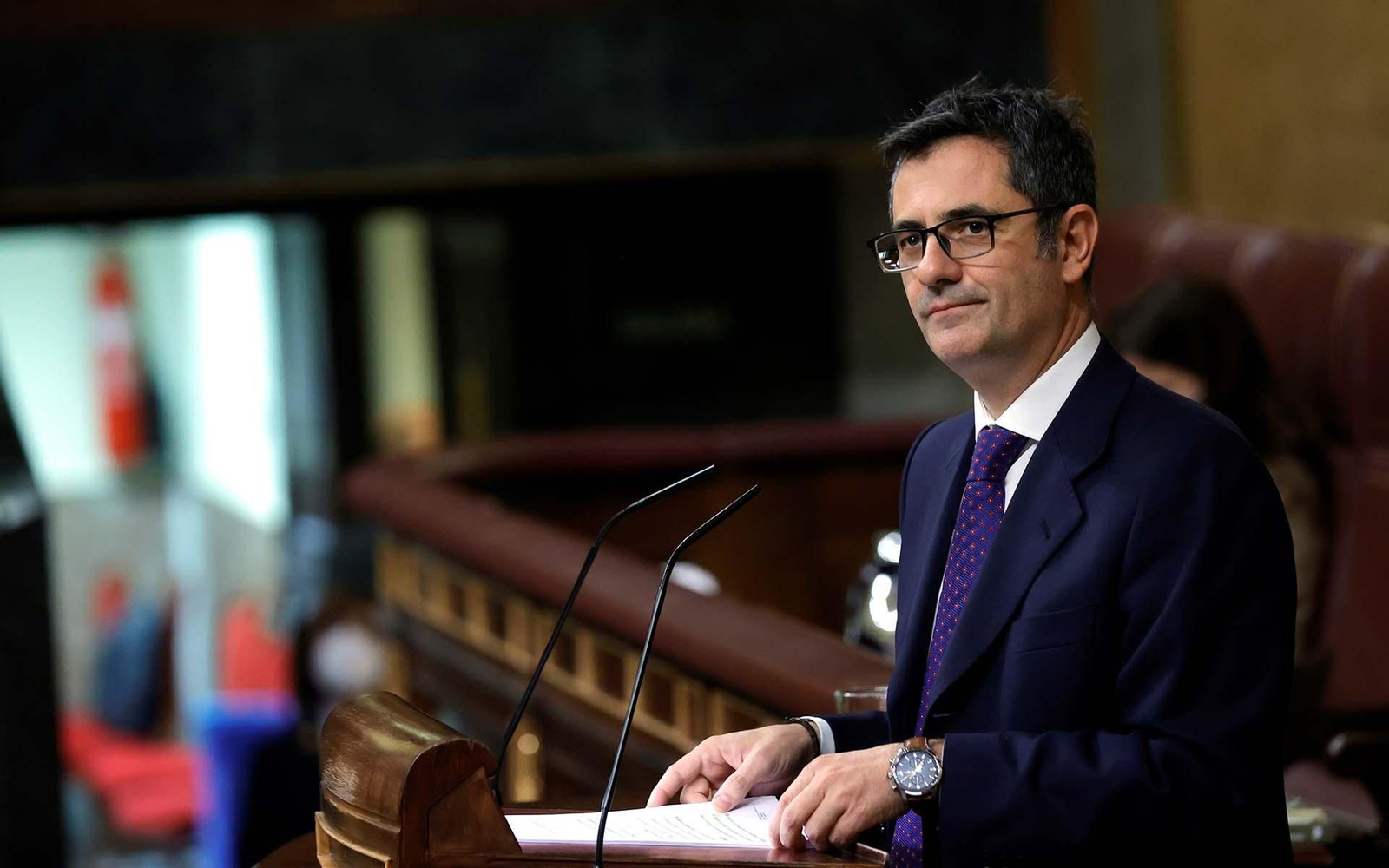 MADRID, 14/10/2021.- El ministro de la Presidencia, Félix Bolaños, interviene en la sesión plenaria celebrada este jueves en el Congreso de los Diputados. EFE/Zipi