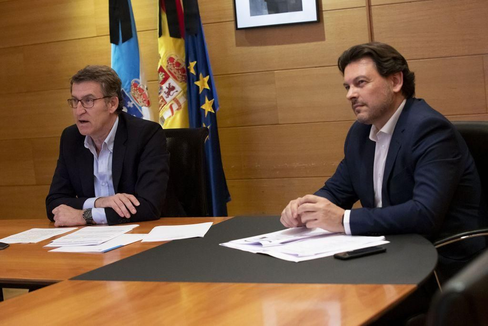 Feijóo y Rodríguez Miranda, durante la videoconferencia con los emigrantes gallegos.