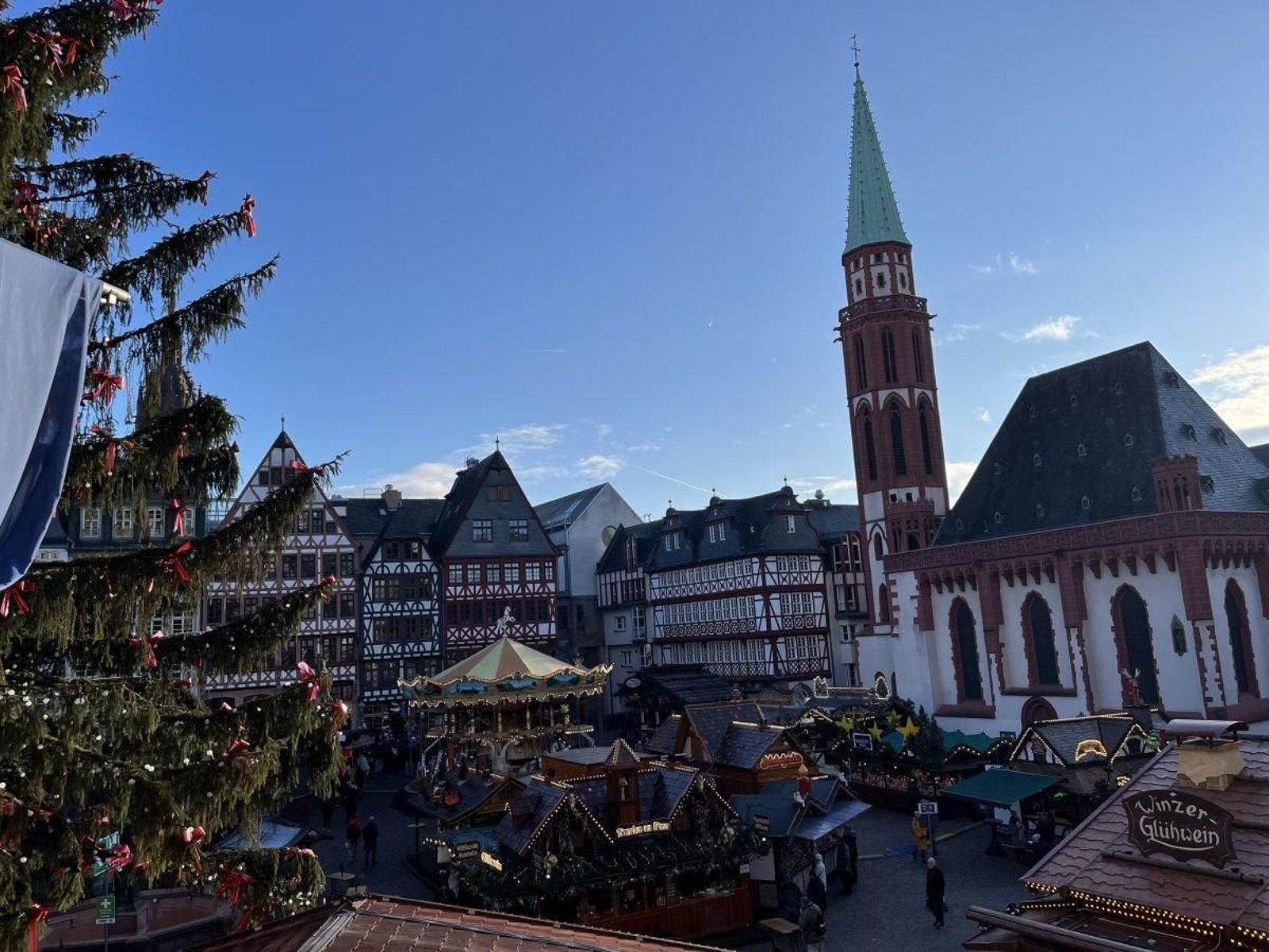 El mercadillo navideño de la ciudad alemana de Frankfurt está entre los más conocidos y visitados del país.
