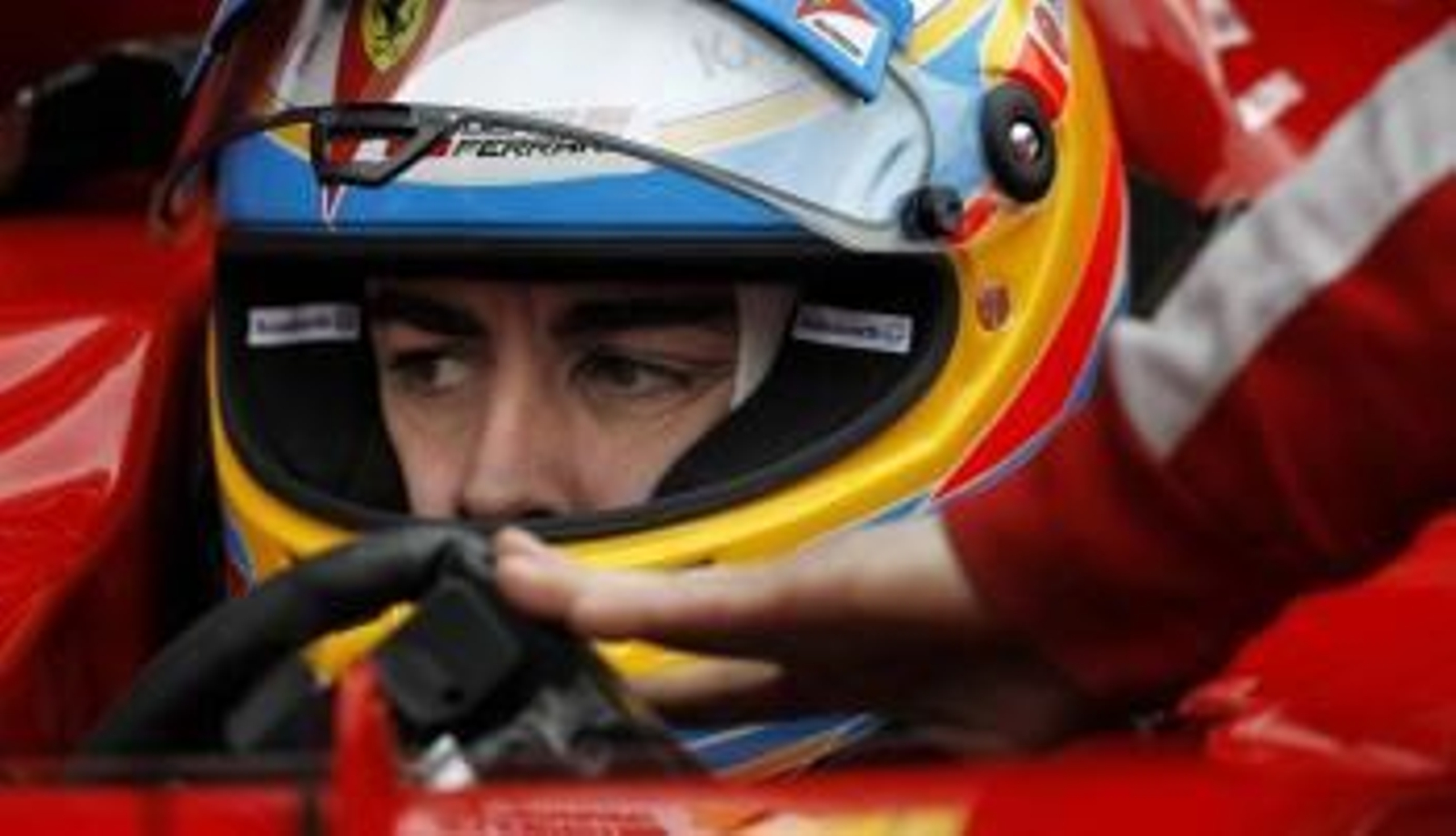 Fernando Alonso se olvidó ayer del crono para simular una carrera.