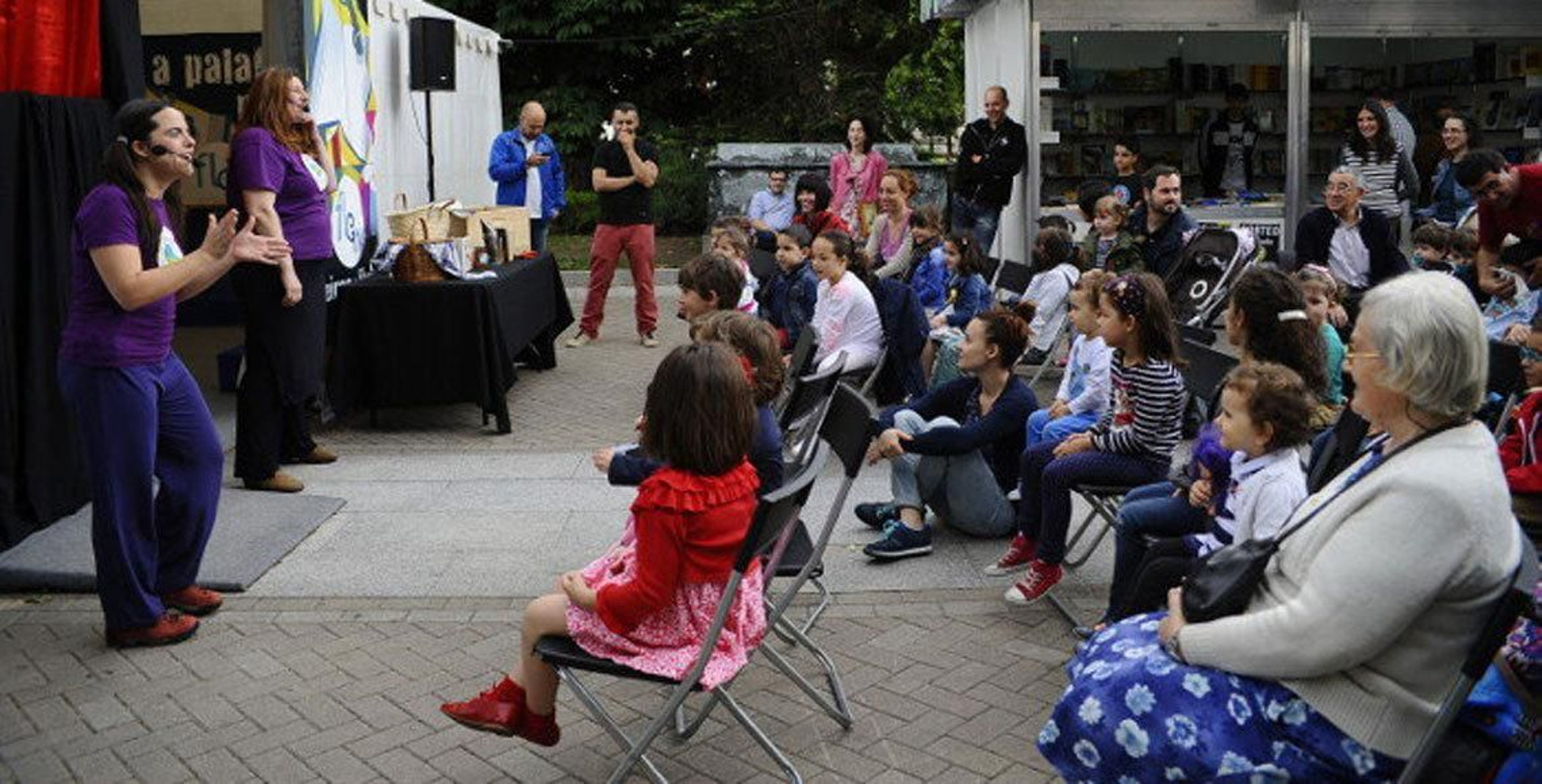 En las calles de Ourense cada vez se ven menos niños y más gente mayor.