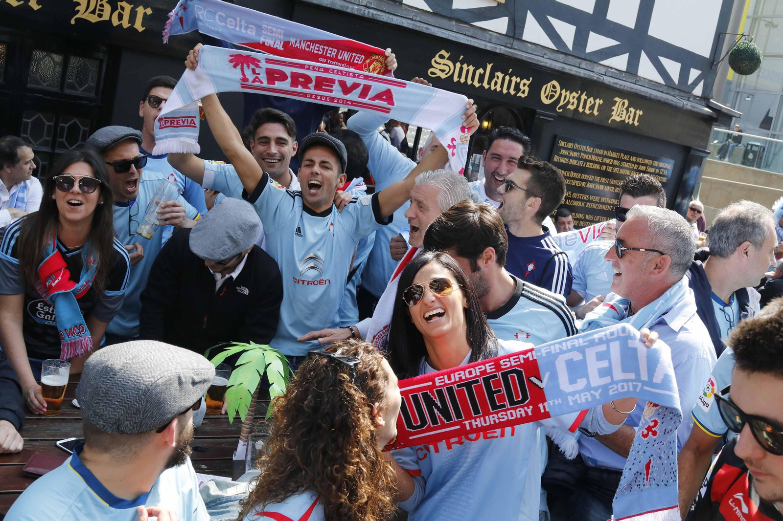 El viaje de la afición celeste a Manchester, el 11 de mayo de 2017. // J.V. Landín